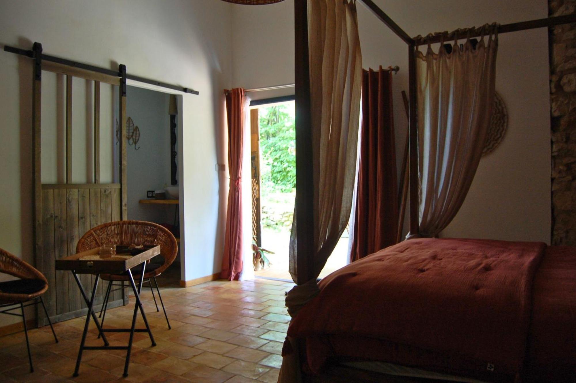 La Bucolique, Chambres Et Jardin D'Hotes Sabran Ngoại thất bức ảnh
